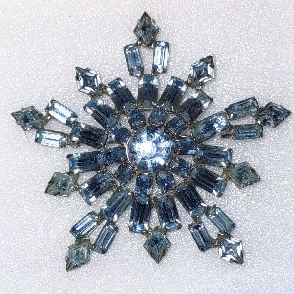 Blue Rhinestone Crystal Snowflake Brooch - Picture 14 of 15